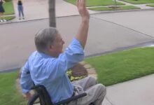 Texas Gov. Greg Abbott trying to make up ground in suburban areas ahead of Election Day