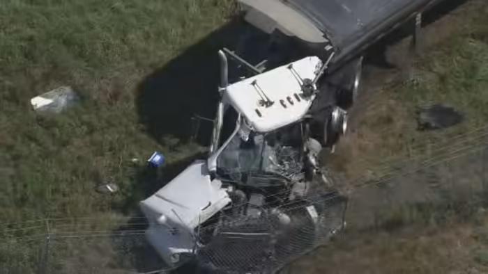 Highway 90 closed for several hours due to fuel leak caused by 3-vehicle crash involving 18-wheeler near Rosenberg