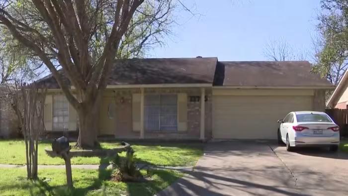 Landlord says he didn’t know tenant was renting out rooms where 9 people were found malnourished in Fort Bend Co.