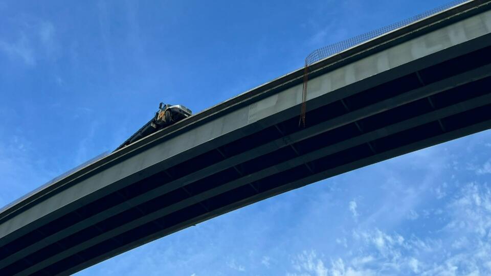 Westpark Tollway reopens near Grand Parkway after hanging truck removed from flyover 7 stories high