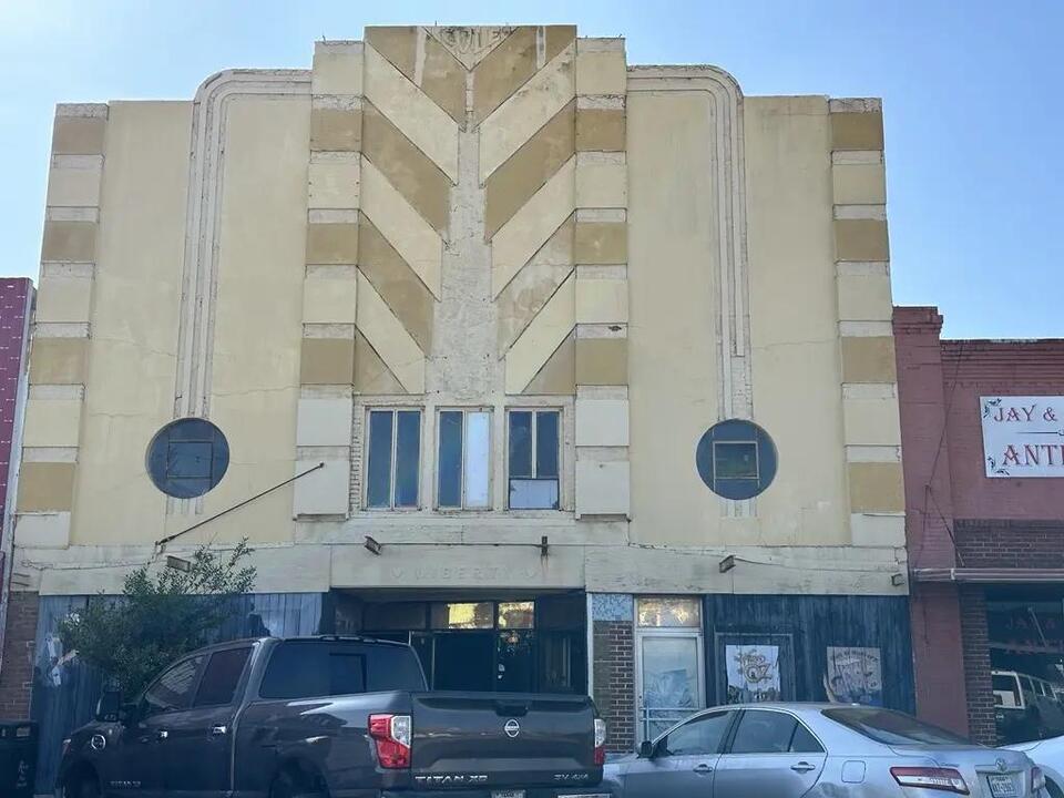 In the heart of downtown Rosenberg, Fort Bend county hopes to restore Historic Cole Theatre