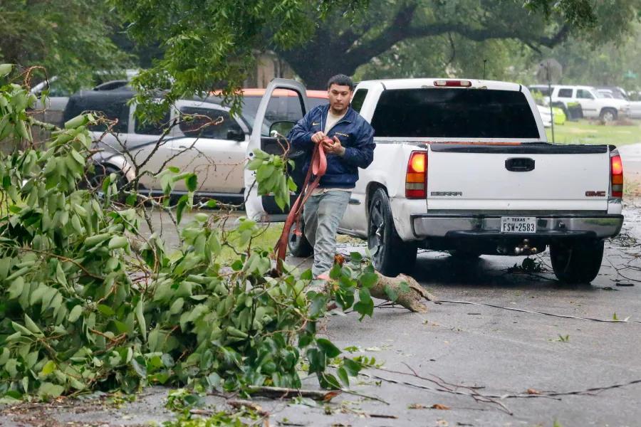 Fort Bend County begins cleanup, opens cooling centers after being battered by Beryl