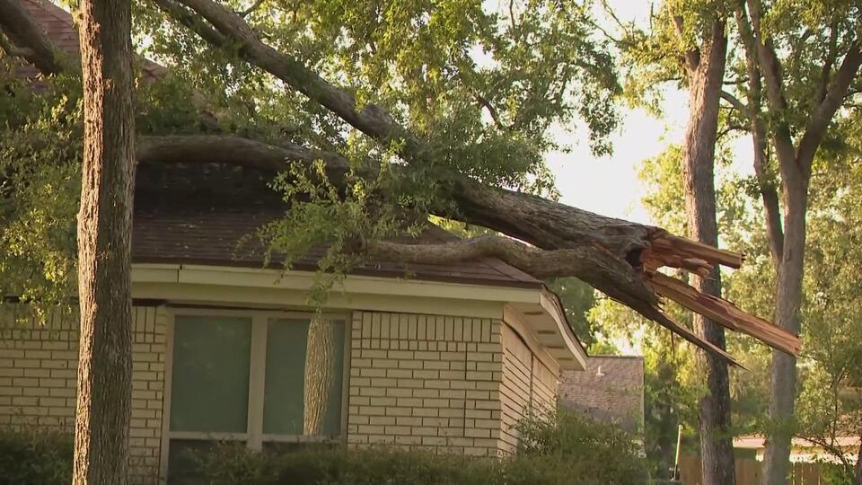 Hurricane Beryl leaves path of destruction in Fort Bend County