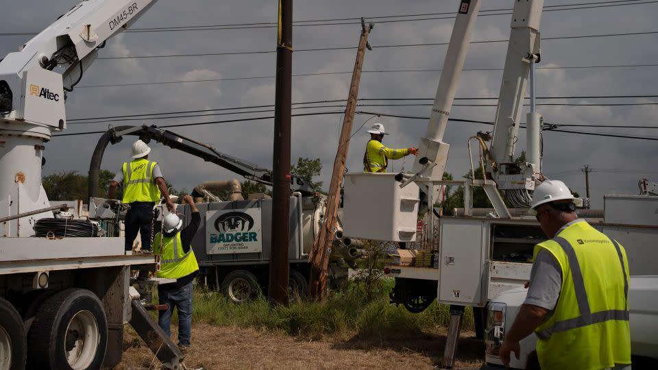 Houston area residents frustrated as they enter sixth day without power and air conditioning in punishing heat