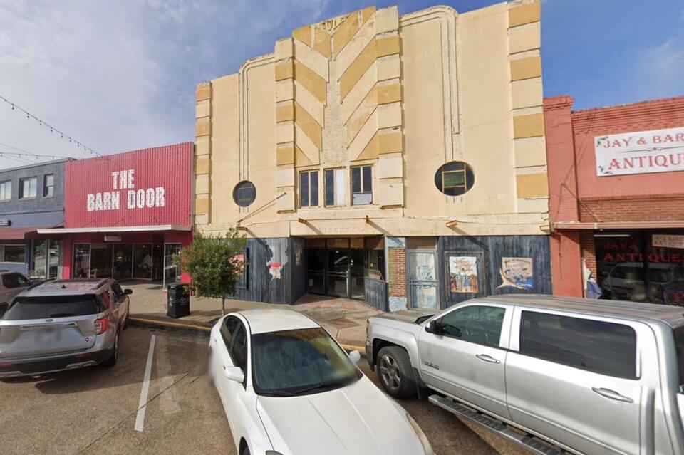 Fort Bend County commissioners approve building assessment for historic Cole Theater