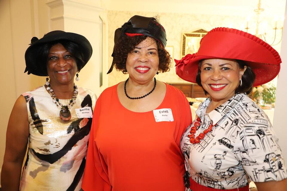 Hats Off — Fort Bend Power Women Make a Stylish Stand in the Gardens For the Community’s Discovery Center